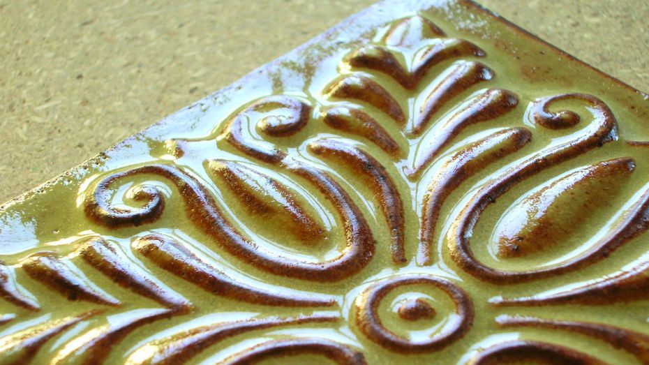 bas relief céramique