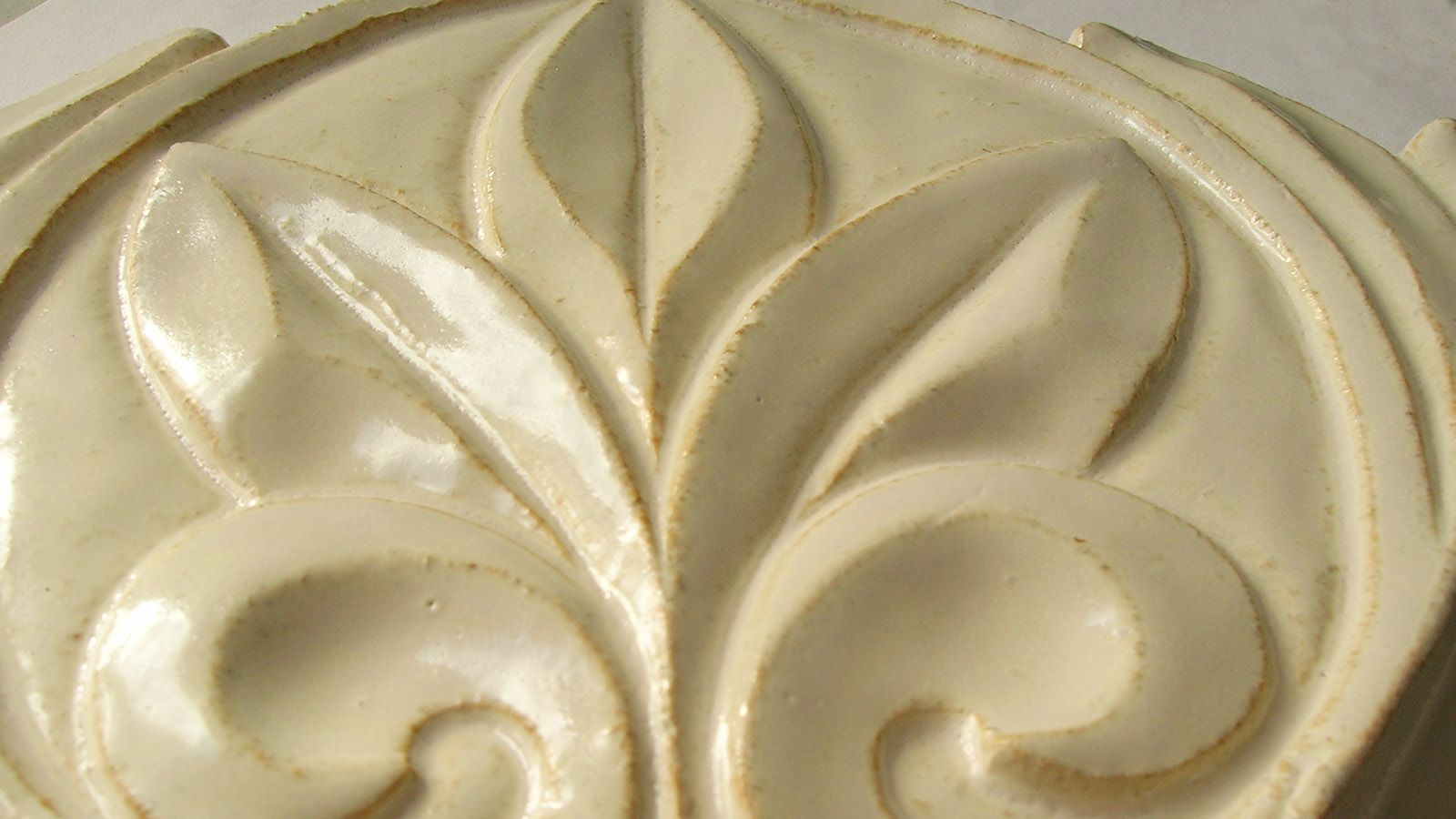 BAS RELIEF CERAMIQUE