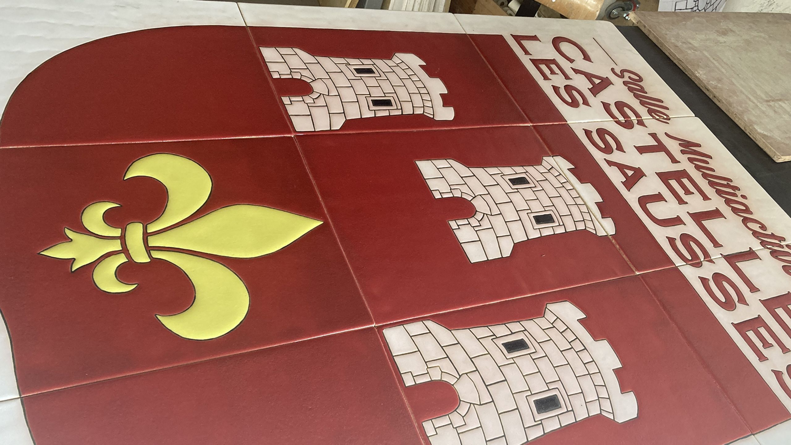 BLASON CERAMIQUE/CASTELLET LES SAUSSES