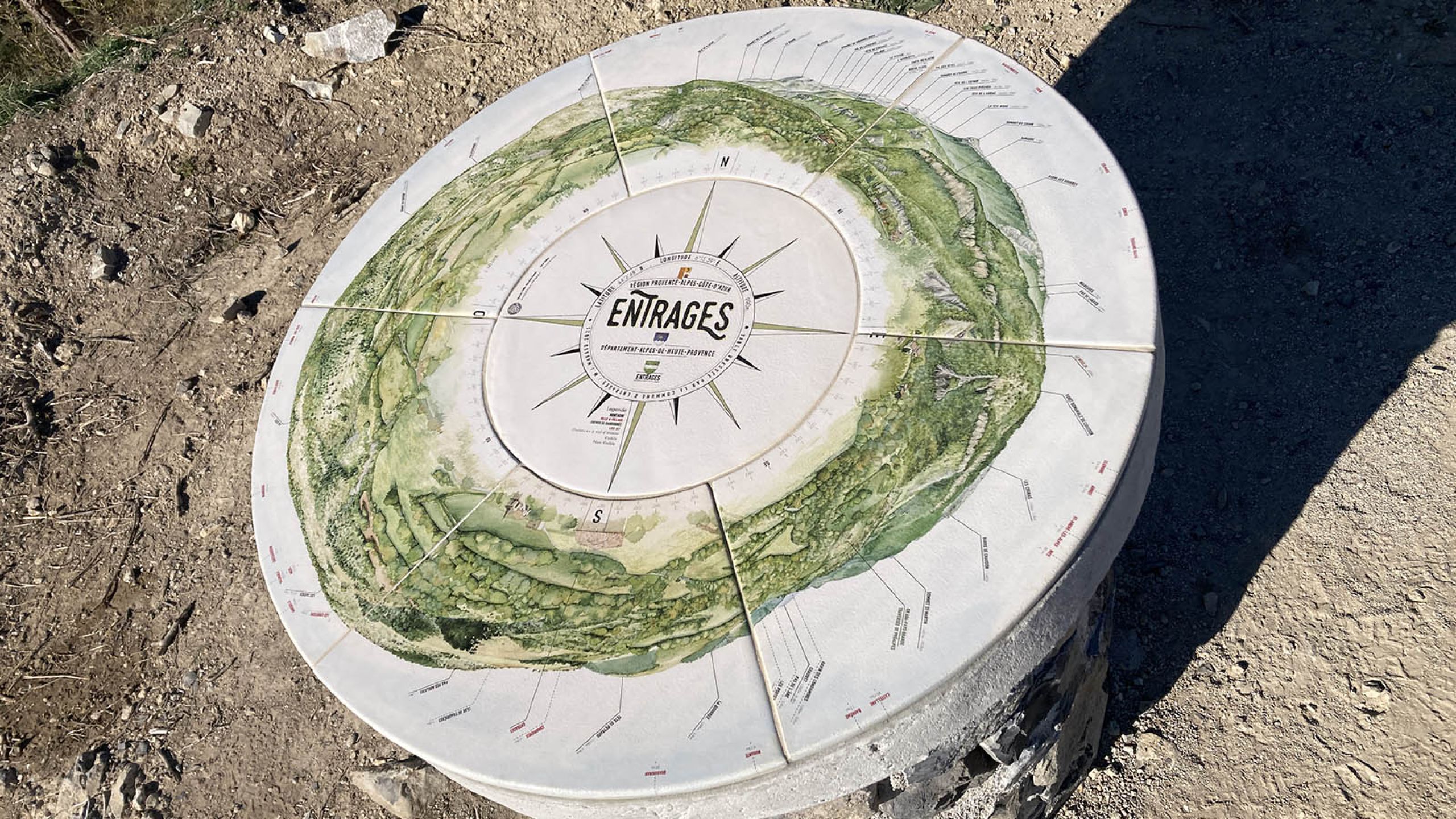 TABLE ORIENTATION/ENTRAGES/HAUTE-ALPES